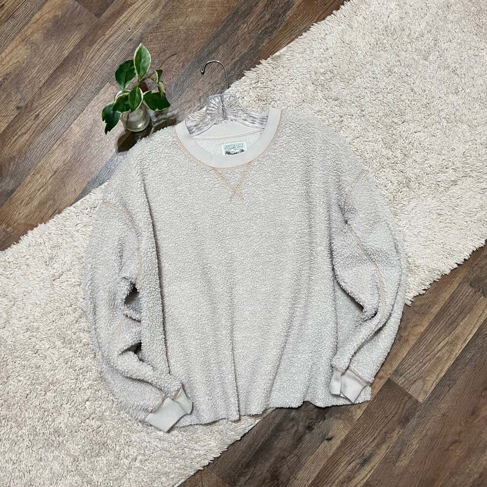 American Eagle Size Medium Cream Sherpa Crewneck Raw Hem Pullover Sweater